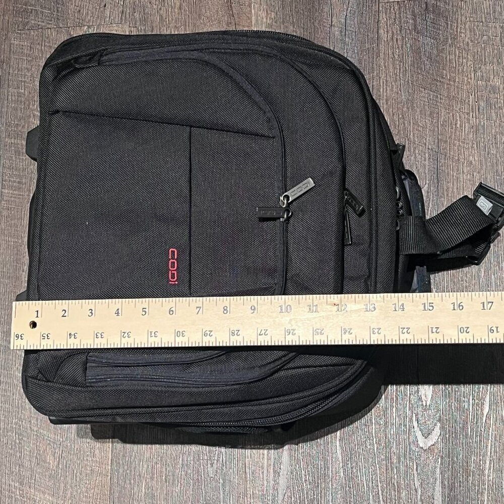 CODI‎ Rolling Laptop Bag 3 Compartments Excellent Condition High Quality Zippers